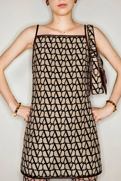 Look 18